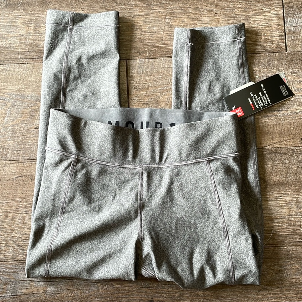 NWT Under armour cropped leggings